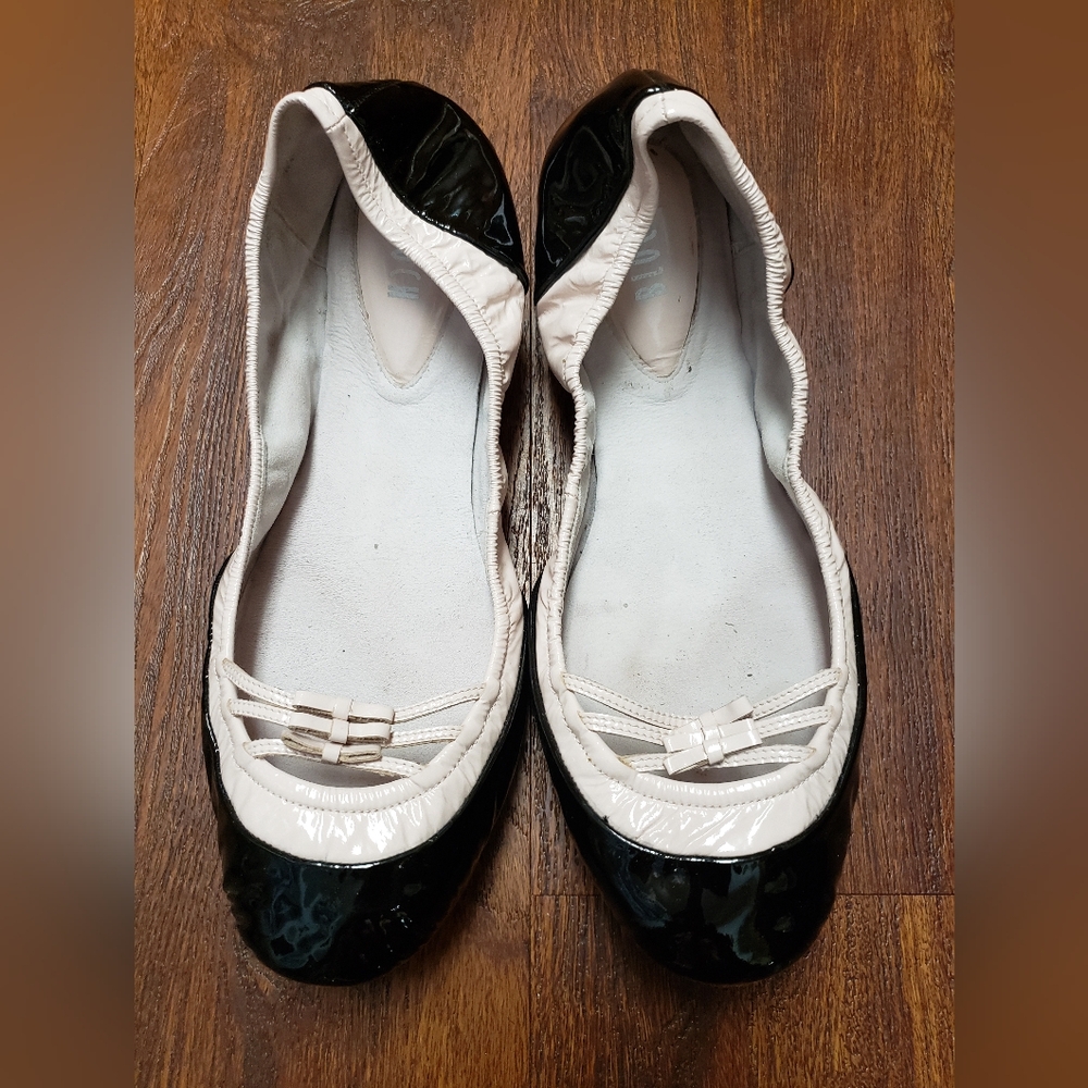 BLOCH Size 41/10 Pink Black Patent Leather Ballet Flats Bows Coquette 2 Tone